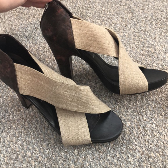 Donald J Pliner Criss Cross Heeled Sandals - Picture 2 of 11